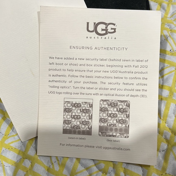 Uggs M classic short authentic with box size 10 where a couple of times - Picture 4 of 8